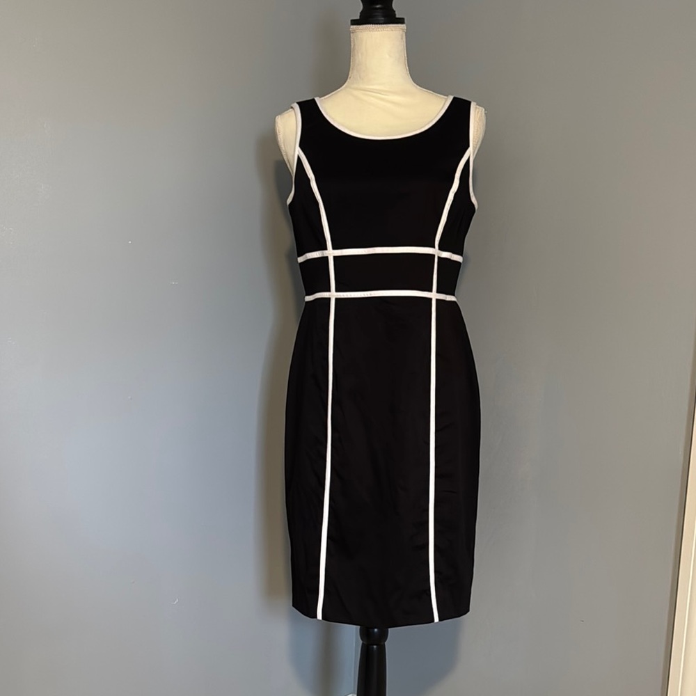 Elegant Calvin Klein Black and White Sleeveless Dress